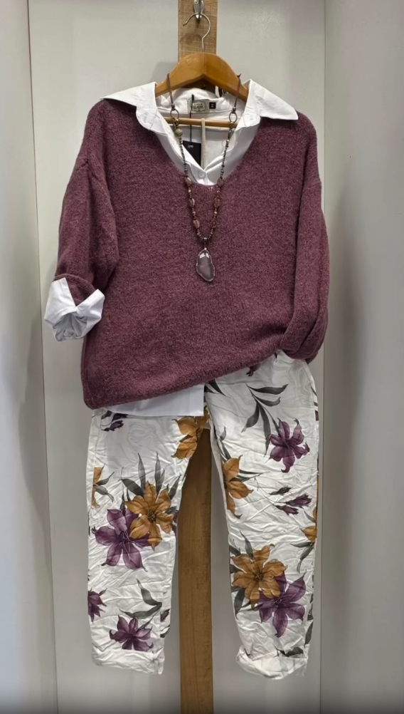 Damski, codzienny garnitur, koszula, sweter i spodnie