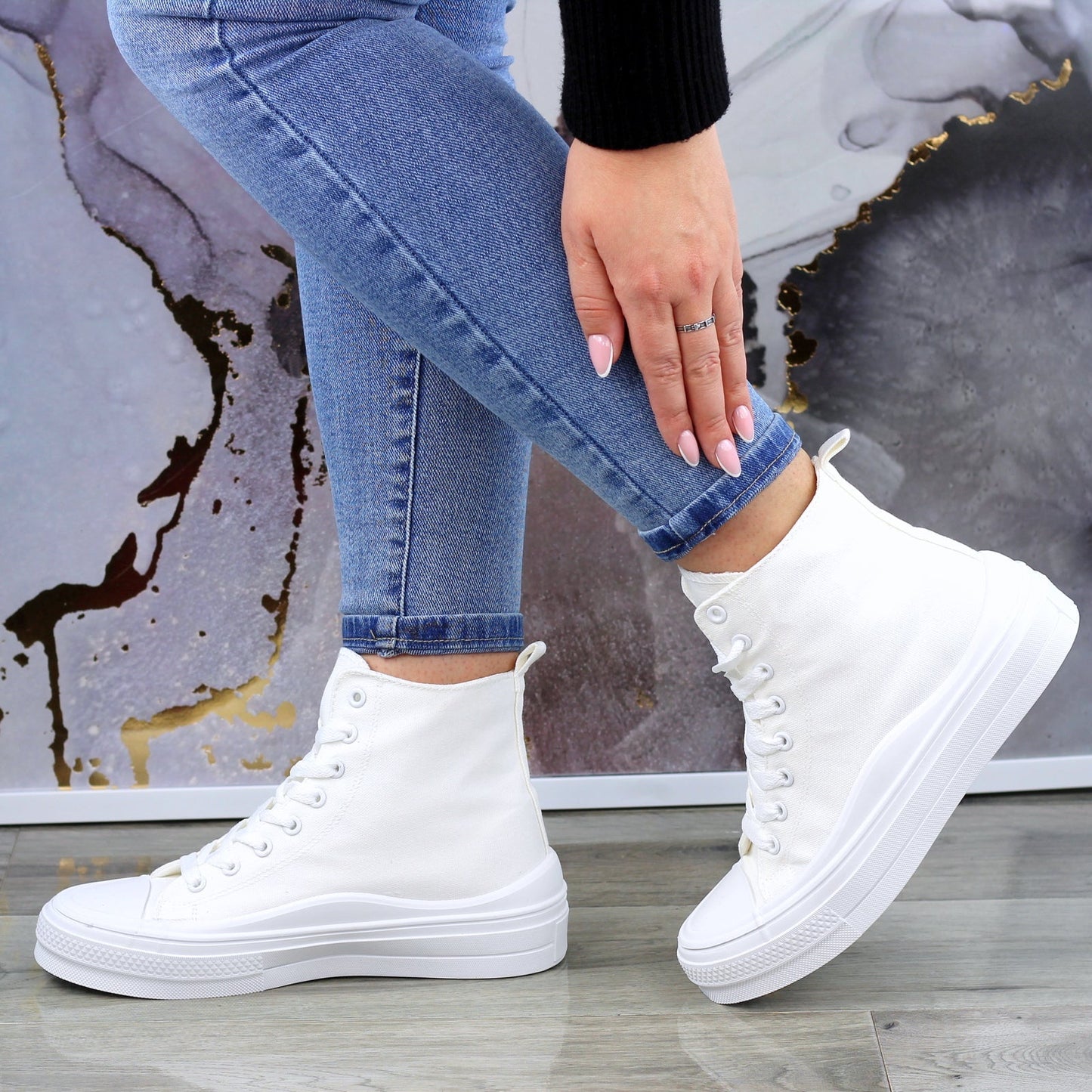 BIAŁE DŁUGIE TRAMPKI DAMSKIE NA GRUBEJ PODESZWIE