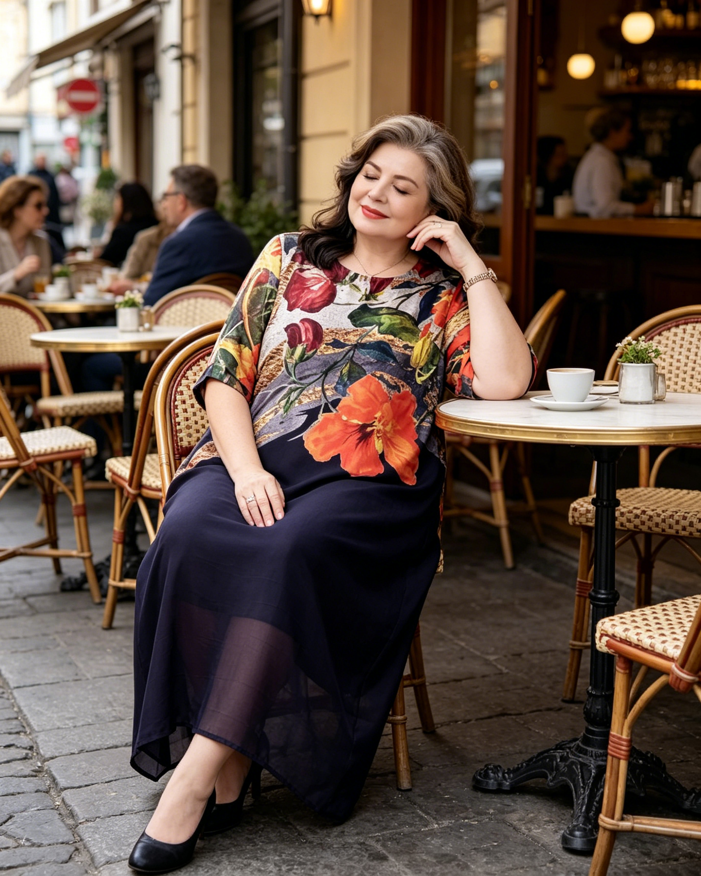 👗Elegáns virágmintás ruhák molett méretű nőknek