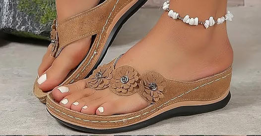 🌸【EU 35-43】Wygodne sandały na koturnie z motywem kwiatowym