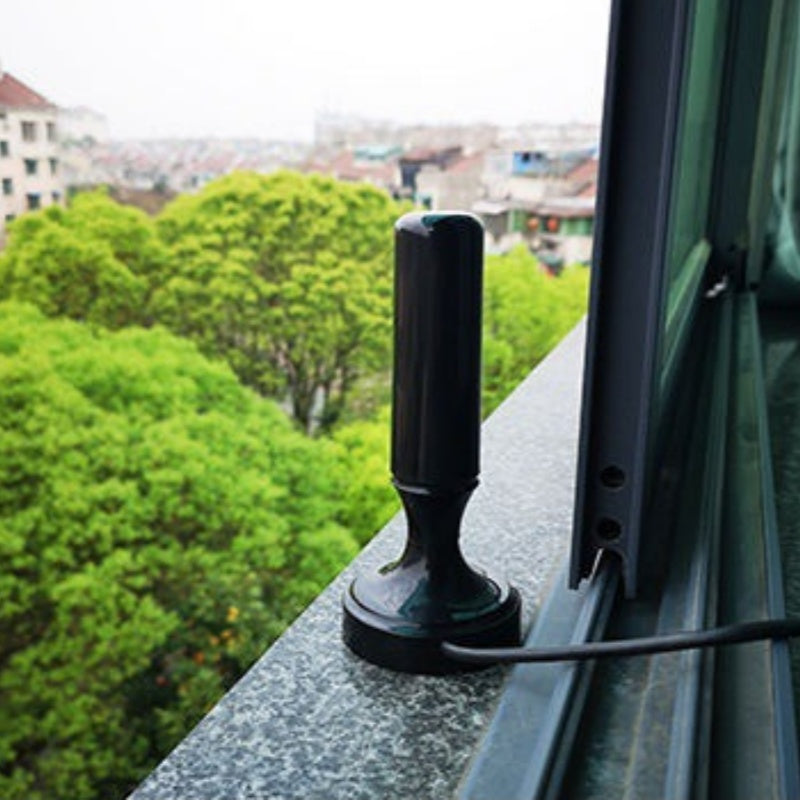 Zewnętrzna antena telewizji cyfrowej ze wzmacniaczem